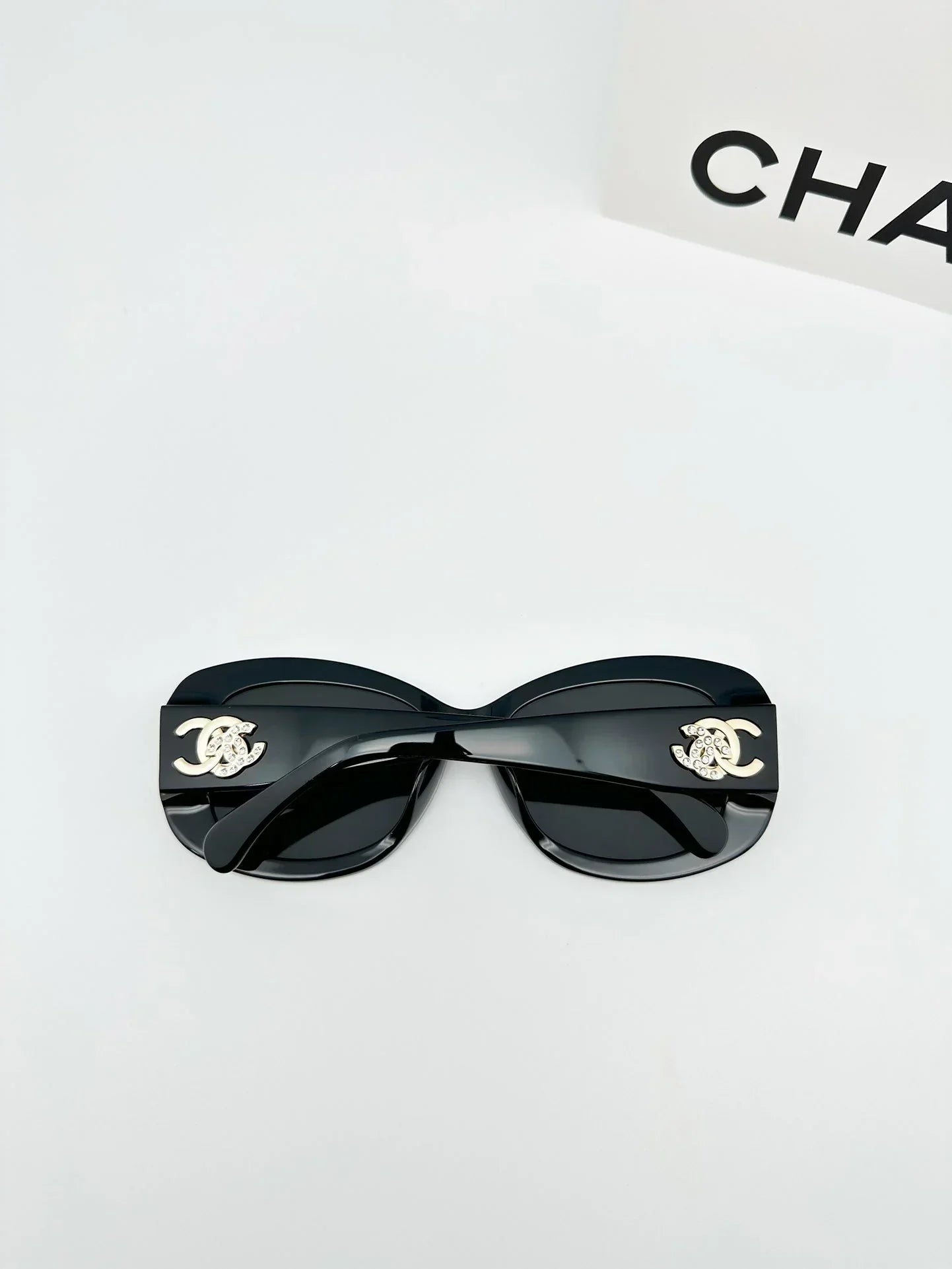 Retro Diamond Stylish Sunglasses
