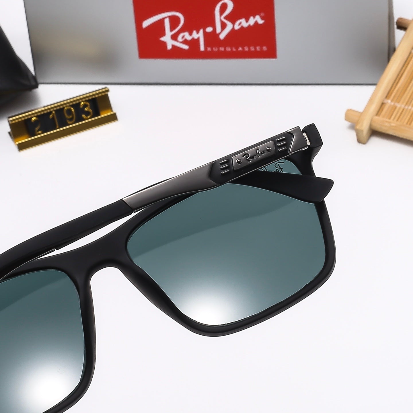 4 Colors Fashion Sunglasses—2193
